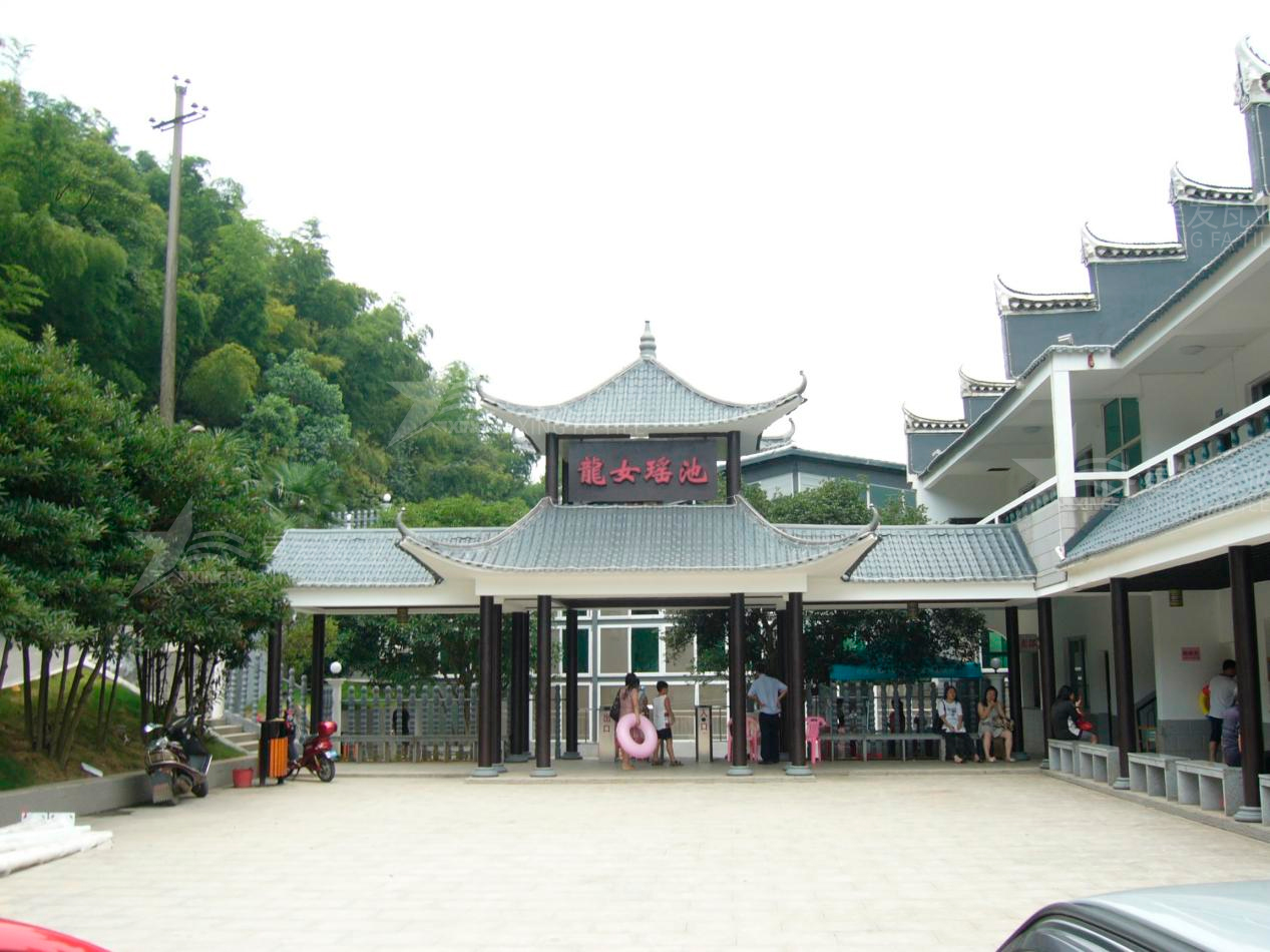 屋頂材料合成樹脂瓦和不銹鋼瓦哪個好？選擇很重要！