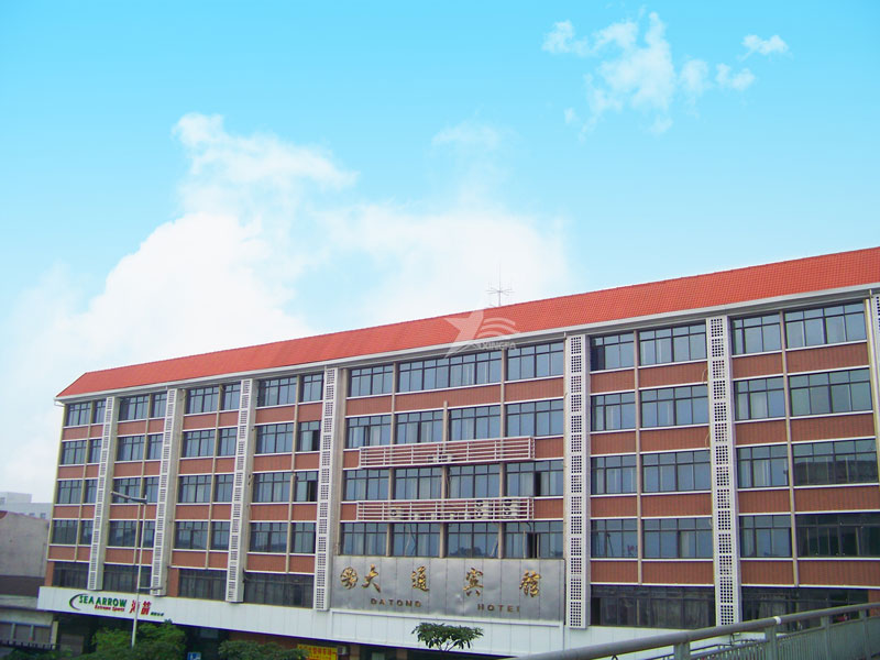 合成樹脂瓦：輕材質高性能，助力屋面建材市場持續(xù)發(fā)展